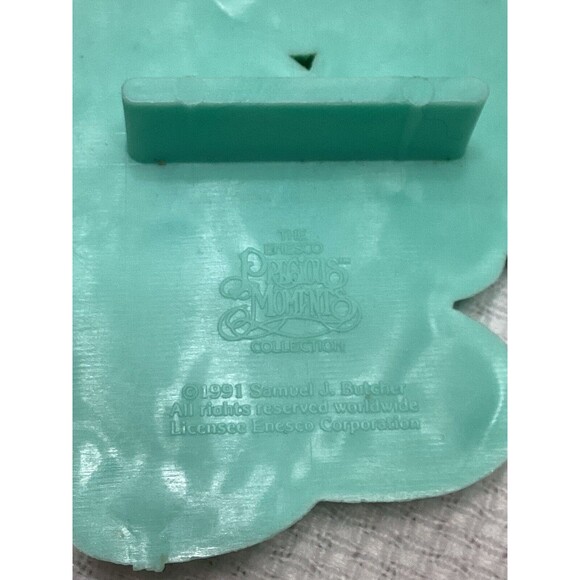 Wilton Cookie Cutters Precious Moments Plastic 1993~Lot Of 6 ~ Plus 2 Ornaments - Picture 8 of 9